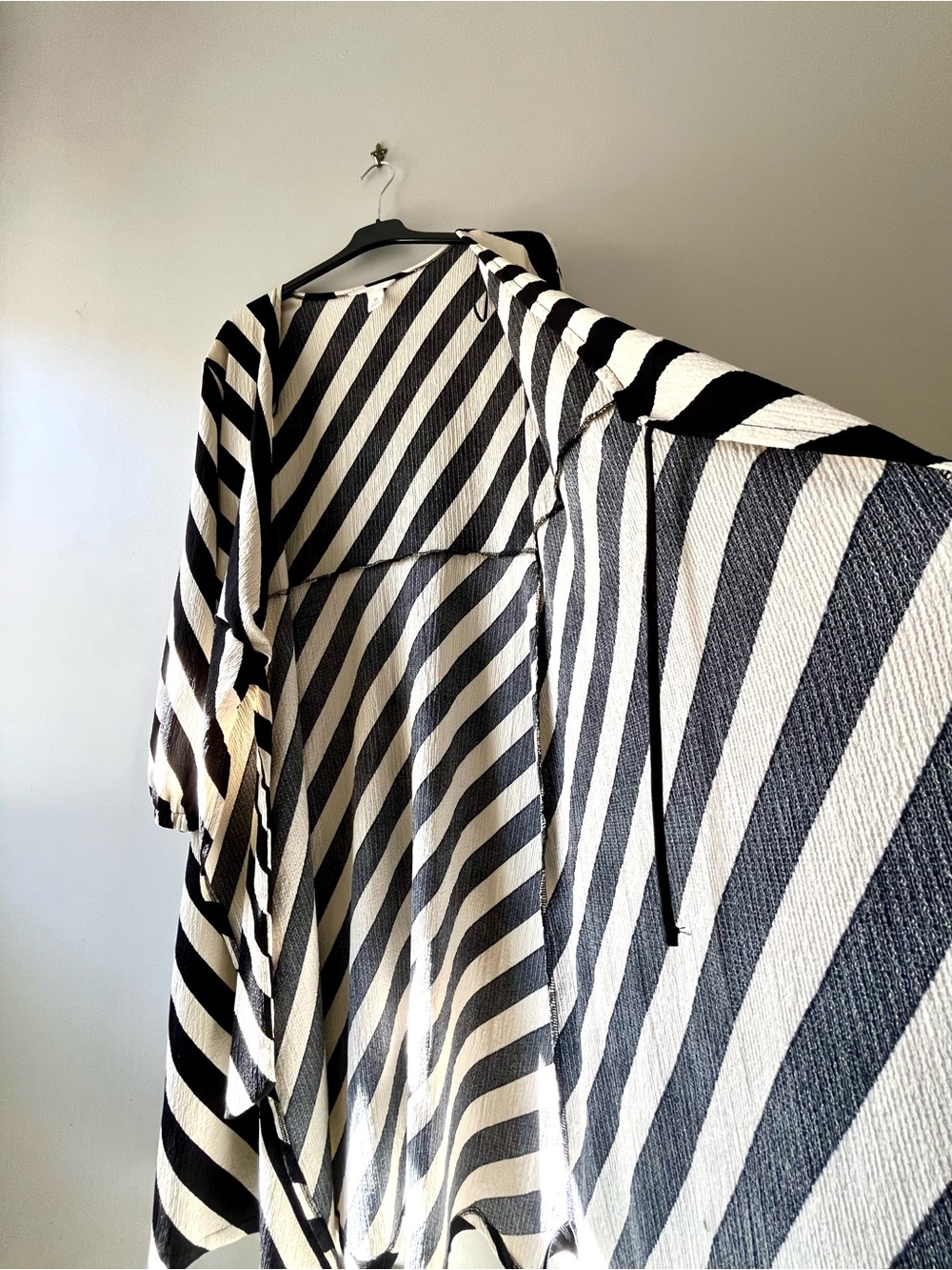 H&M Black and Cream Diagonal Wrap Midi Dress - Picture 8 of 8